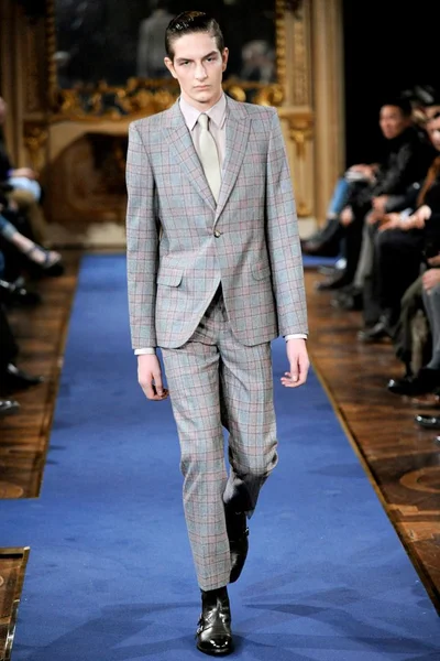 Look 22